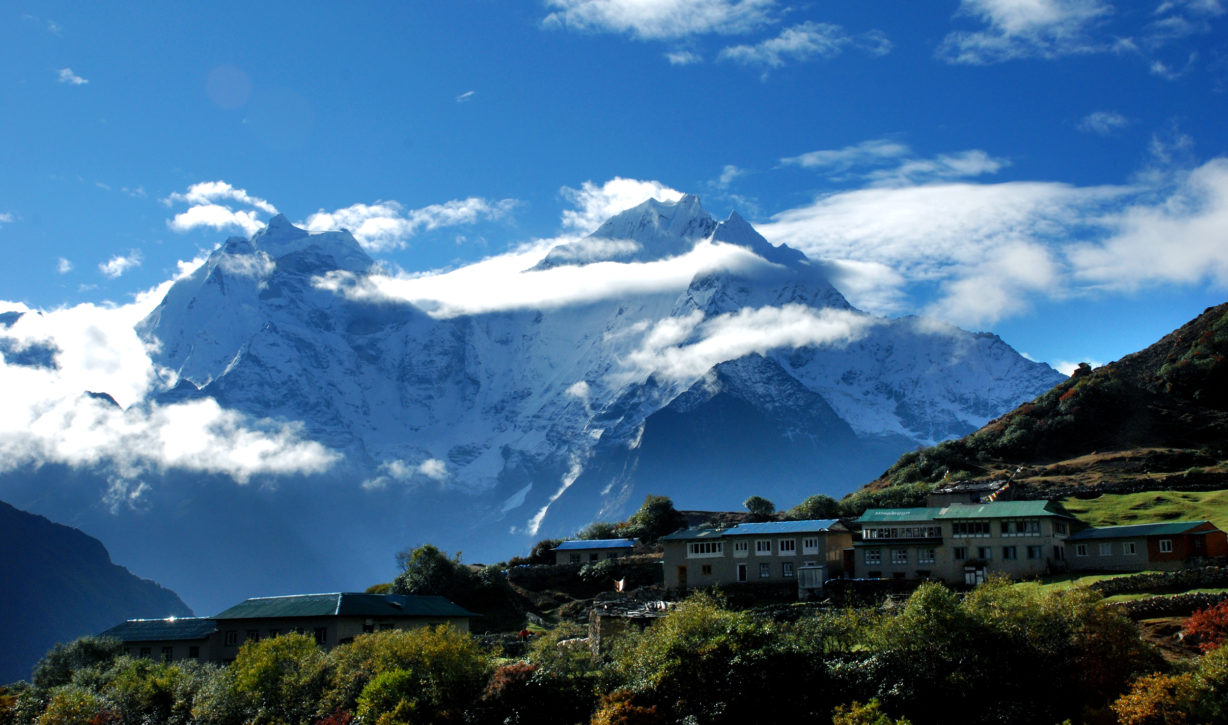 Mt. Thamserku (6,623m) Expedition